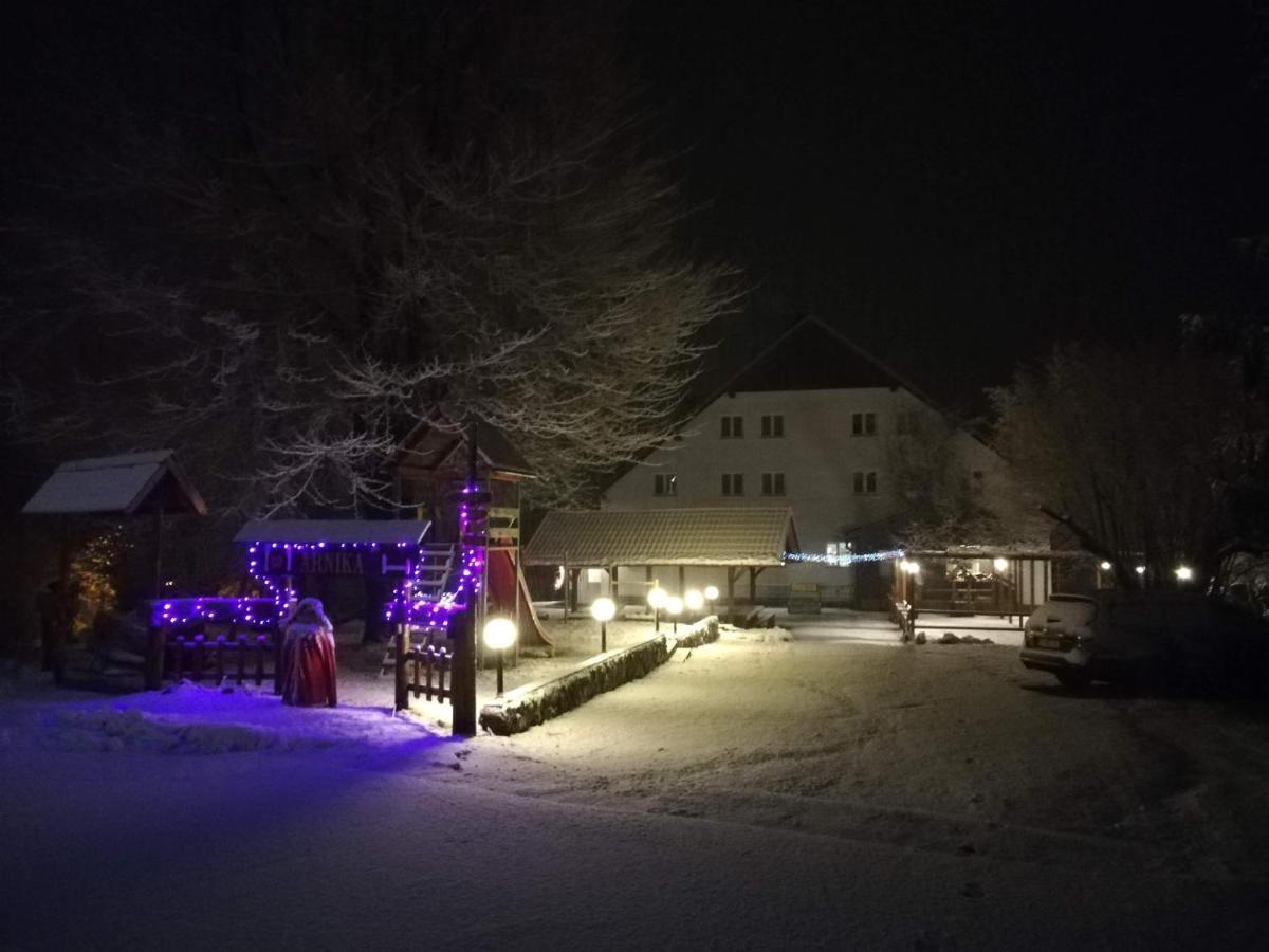 Guesthouse Arnika Fužine エクステリア 写真